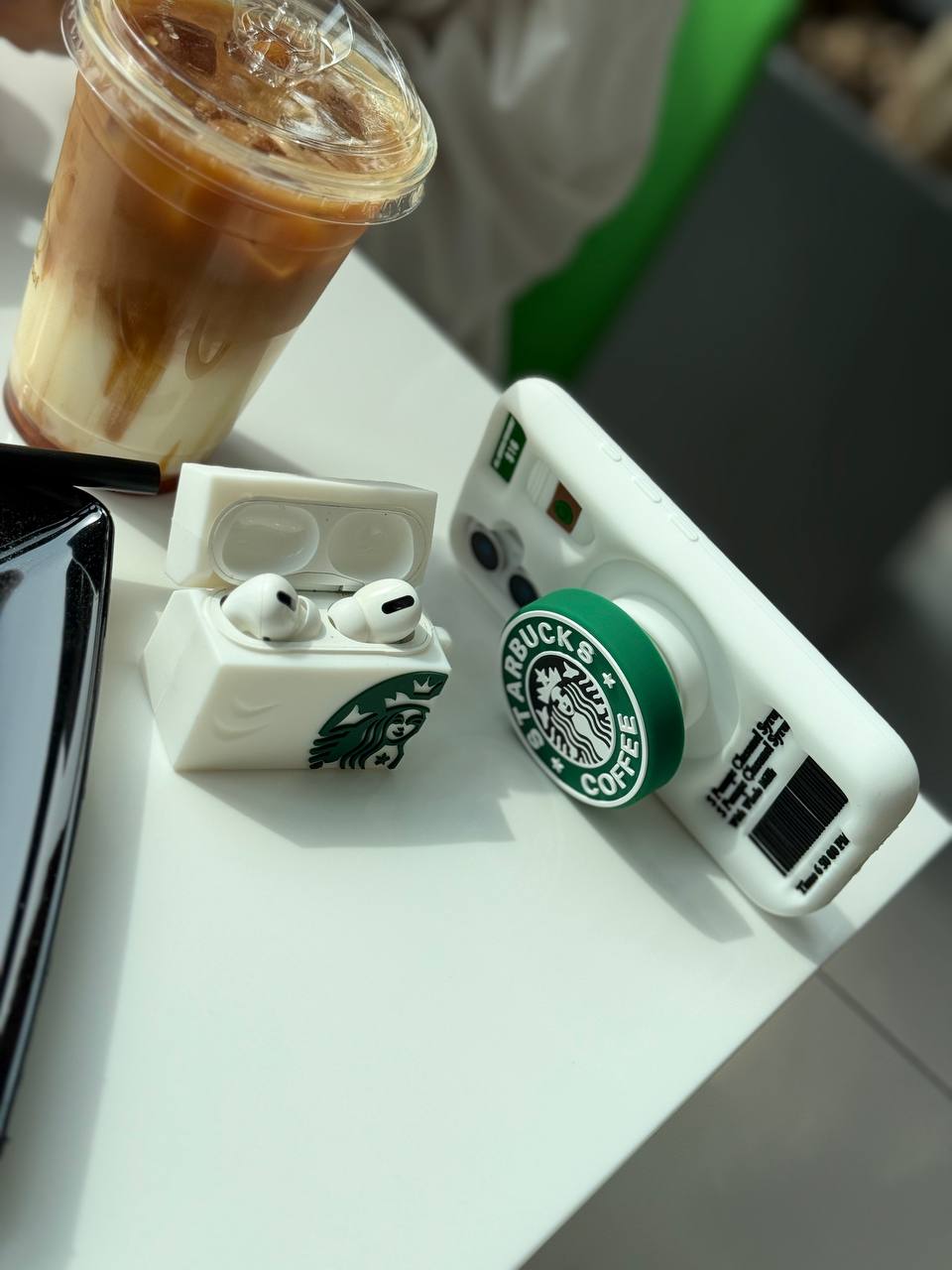 قاب گوشی آیفون مدل استارباکس پاپ سوکتی سیلیکونی کد T