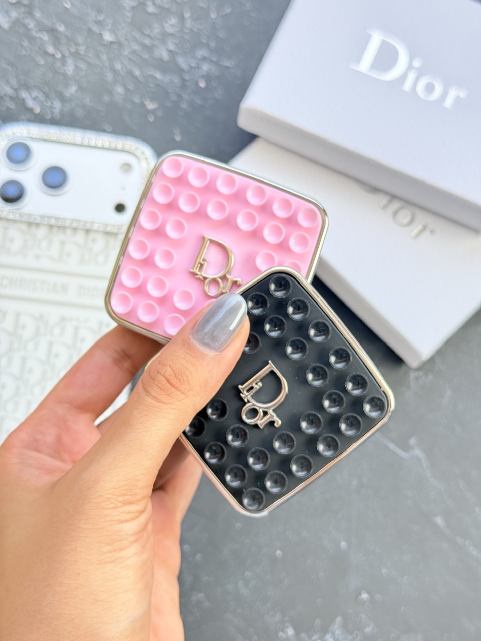 چسبونکی دیور Dior Octobuddy Mobile Phone همراه با پک
